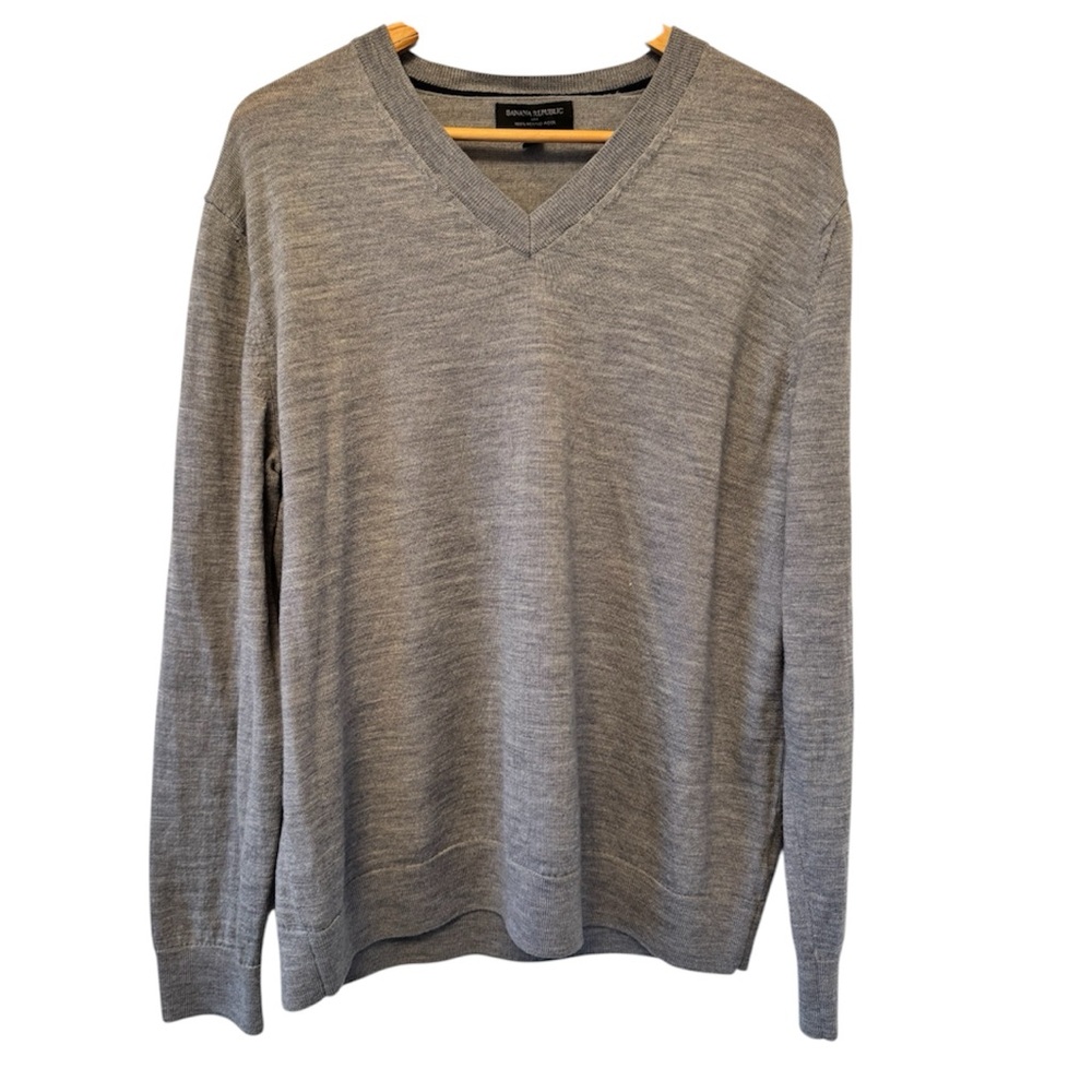 Banana Republic Men's Merino Wool Gray V-Neck Sweater - XL